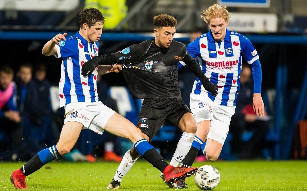 开赛中的巅 开赛中的巅